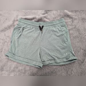 Born Primitive lounge y